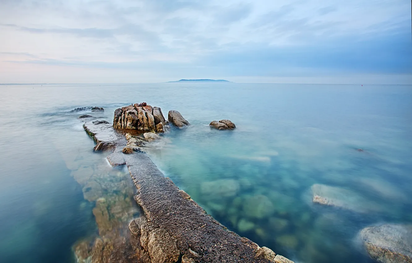 Фото обои море, камни, рассвет, остров, утро