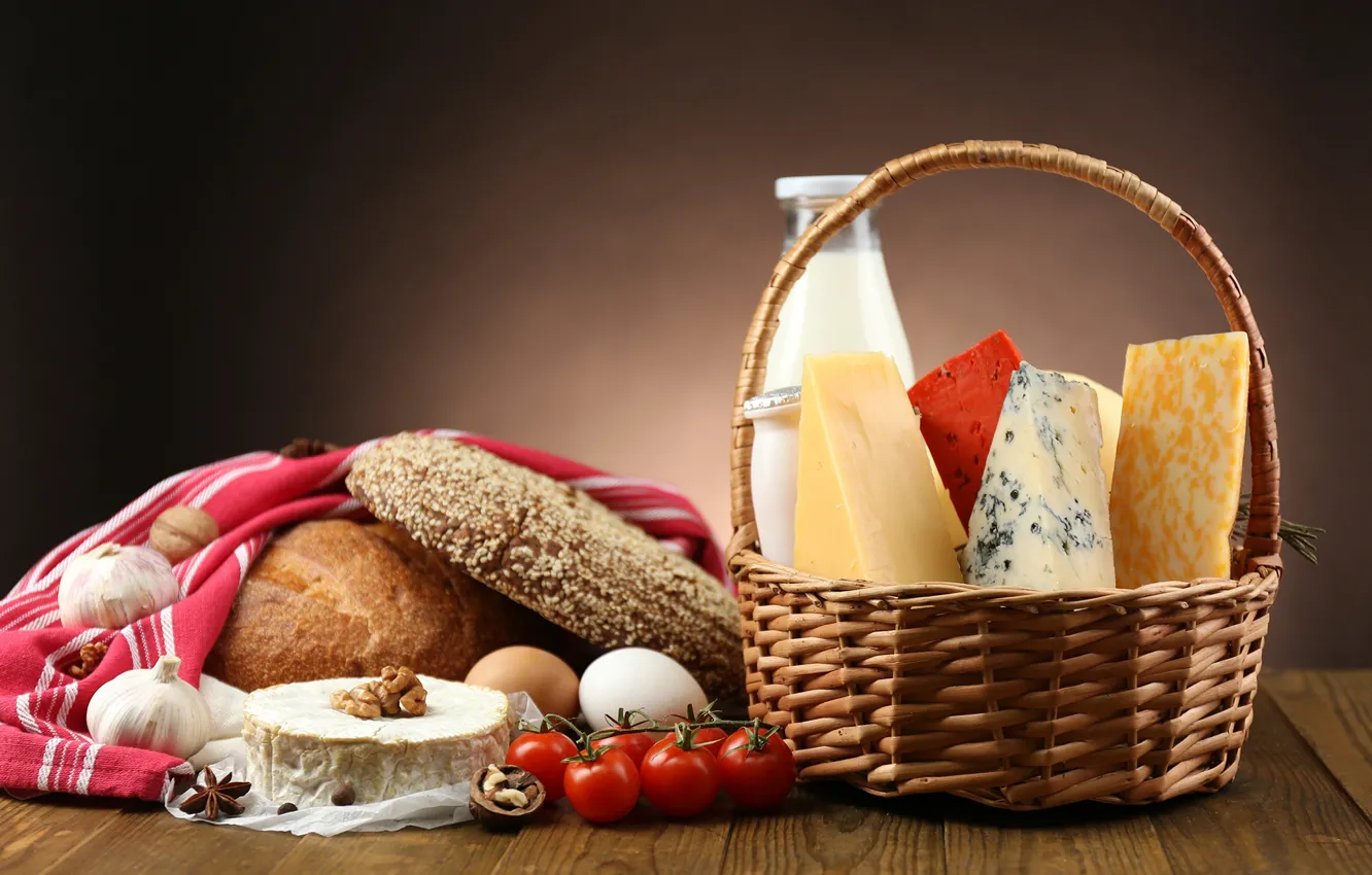 Фото обои корзина, сыр, молоко, хлеб, помидоры, выпечка