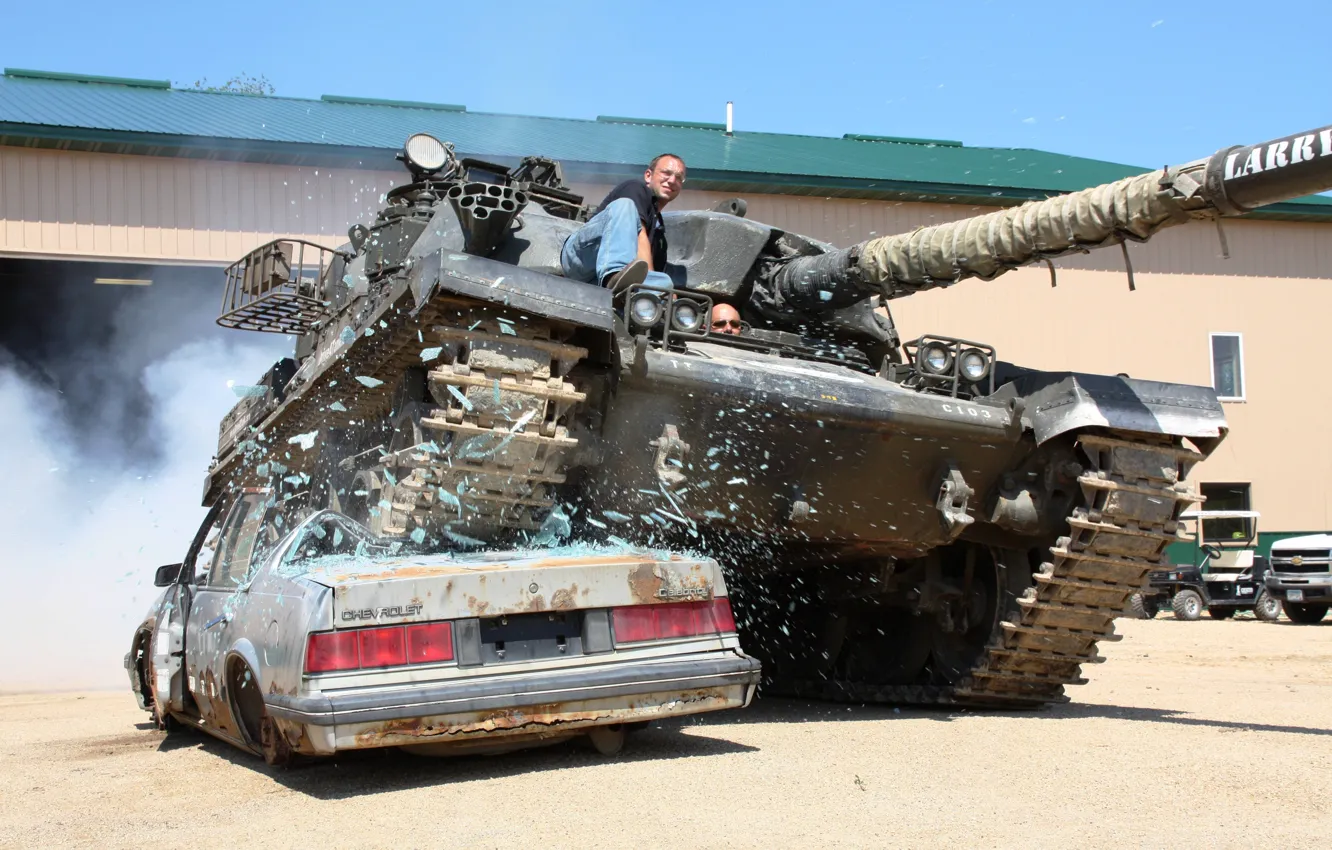 Фото обои машина, человек, танк, пушка