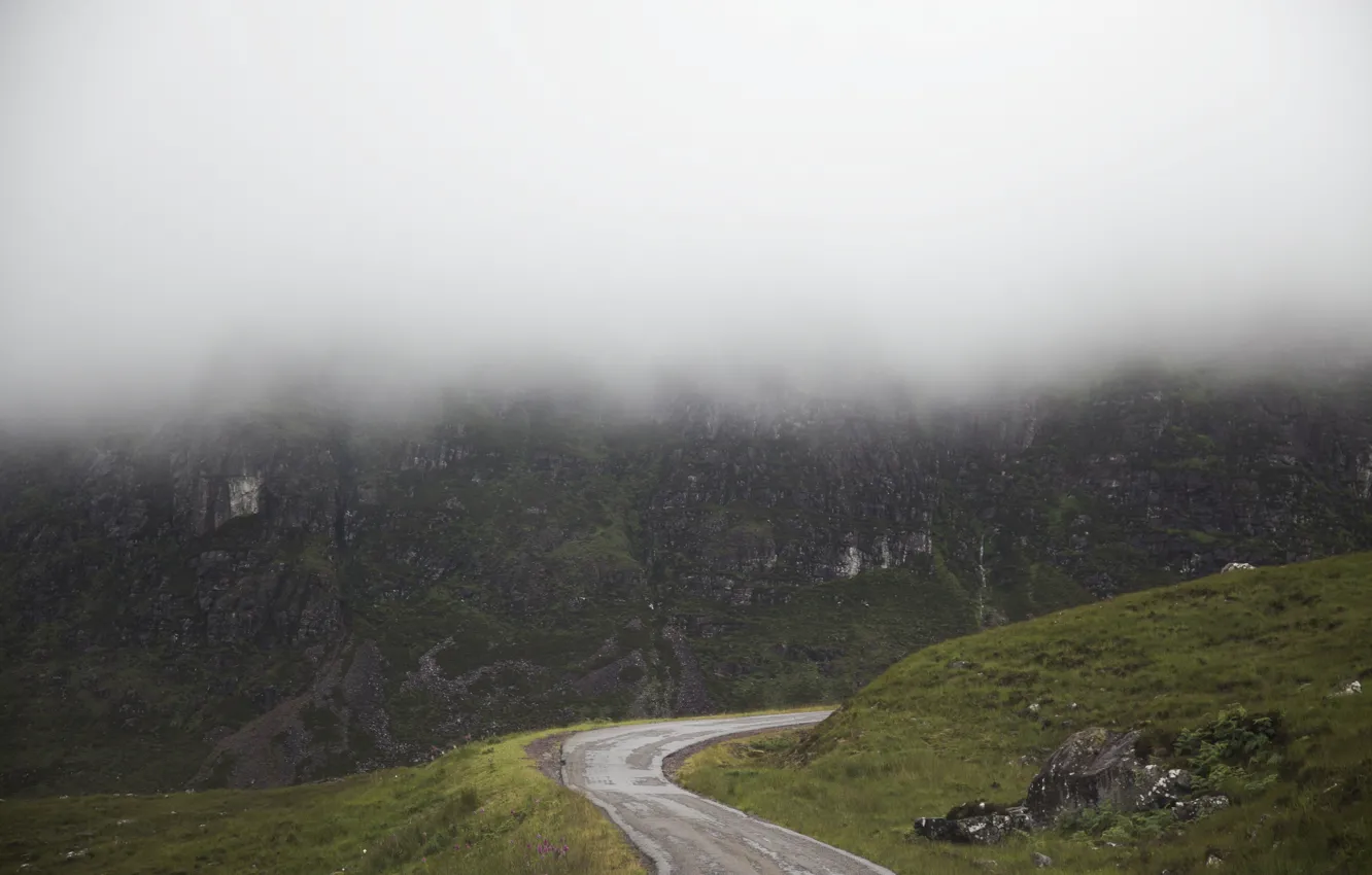 Фото обои road, clouds, mountain, cliff