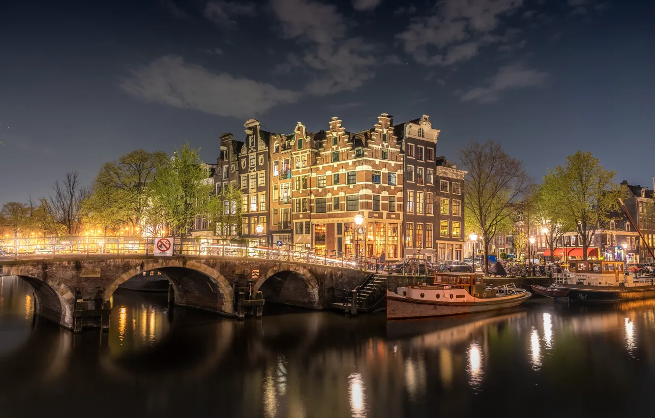 Фото обои мост, город, здание, вечер, освещение, Амстердам, канал, Нидерланды