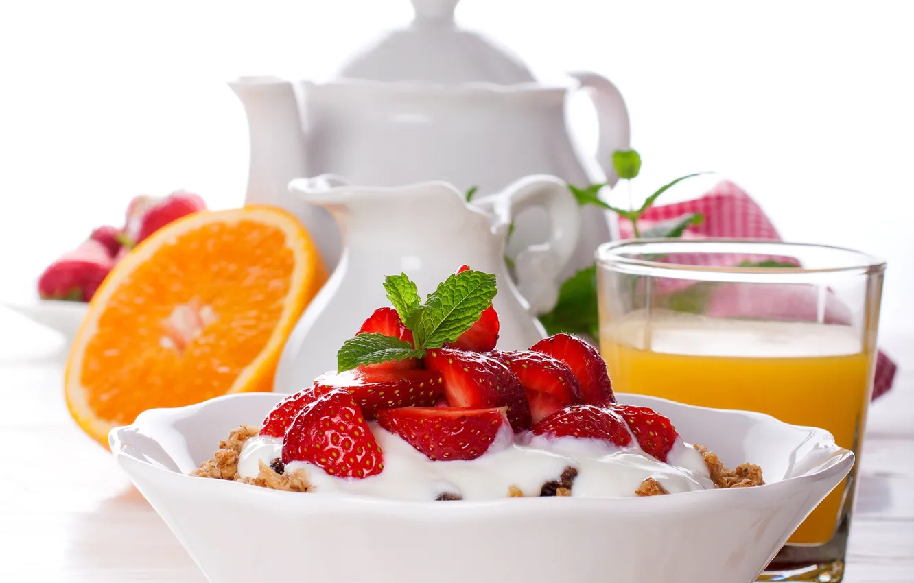 Фото обои апельсин, завтрак, клубника, сок, мюсли, йогурт