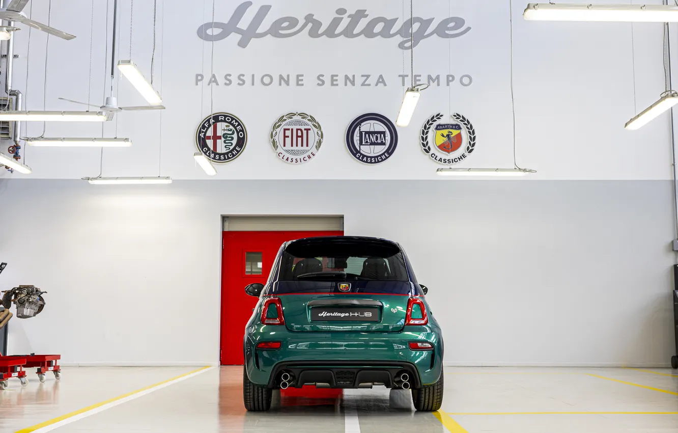 Фото обои вид сзади, Limited Edition, Abarth, 2025, Club Italia, Abarth 695 Club Italia