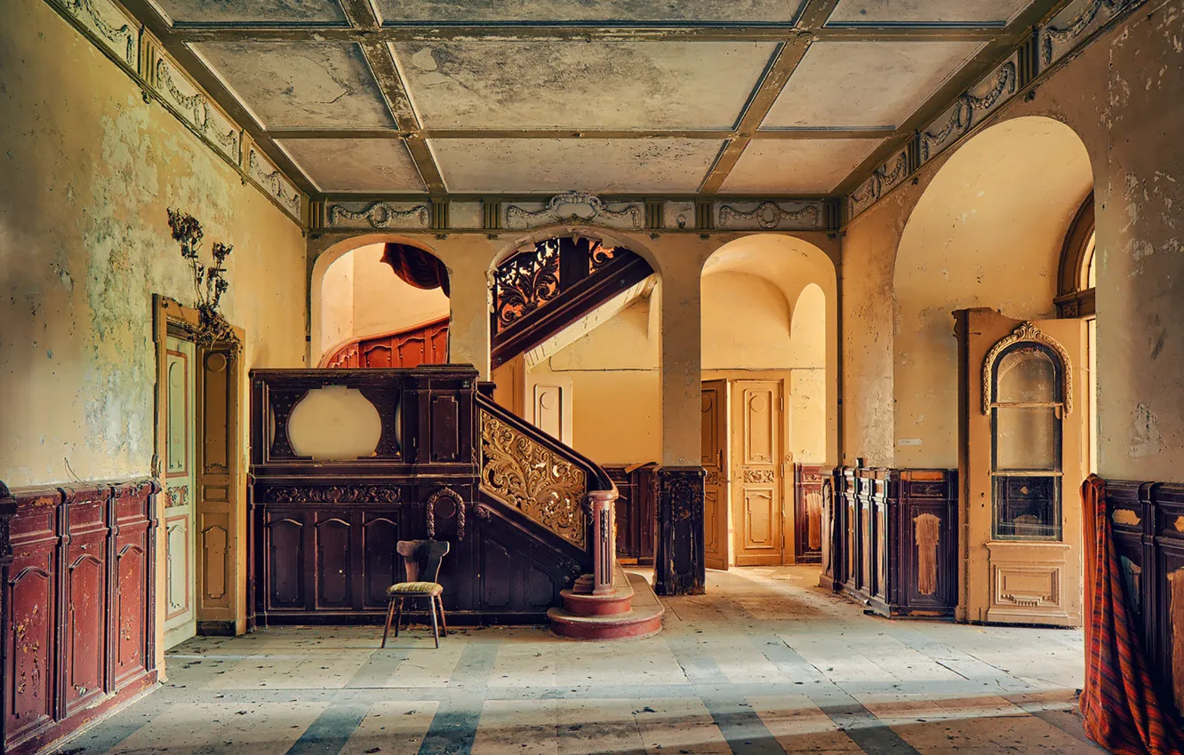 Фото обои wood, staircase, palace, sunlight, abandoned, hall, doors, decay