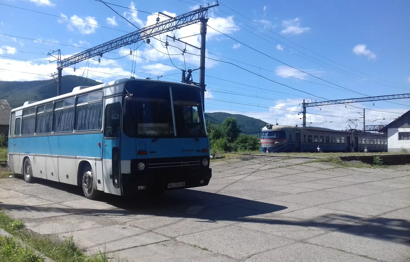 Фото обои blue, train, ukraine, traffic, bus, transport, rail, old transportations