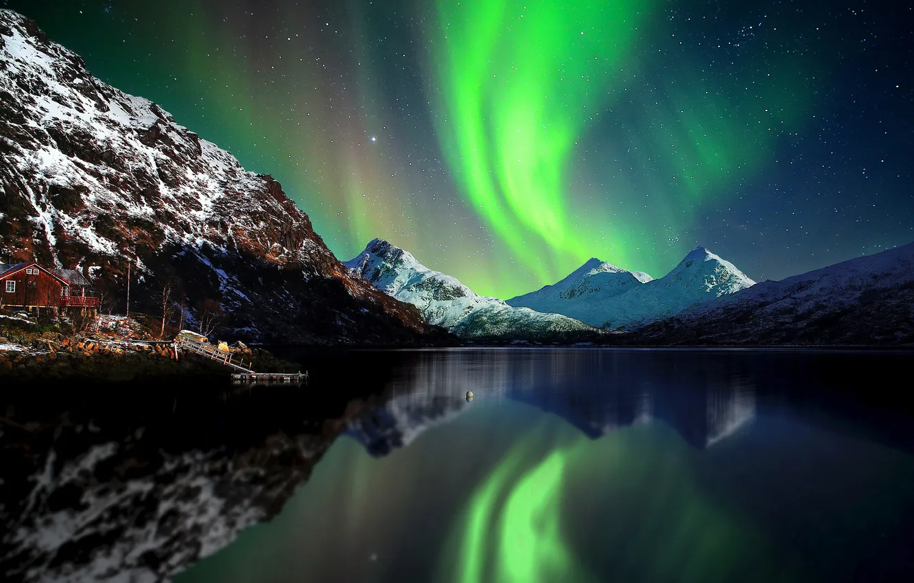 Фото обои небо, звезды, снег, горы, ночь, северное сияние, Норвегия
