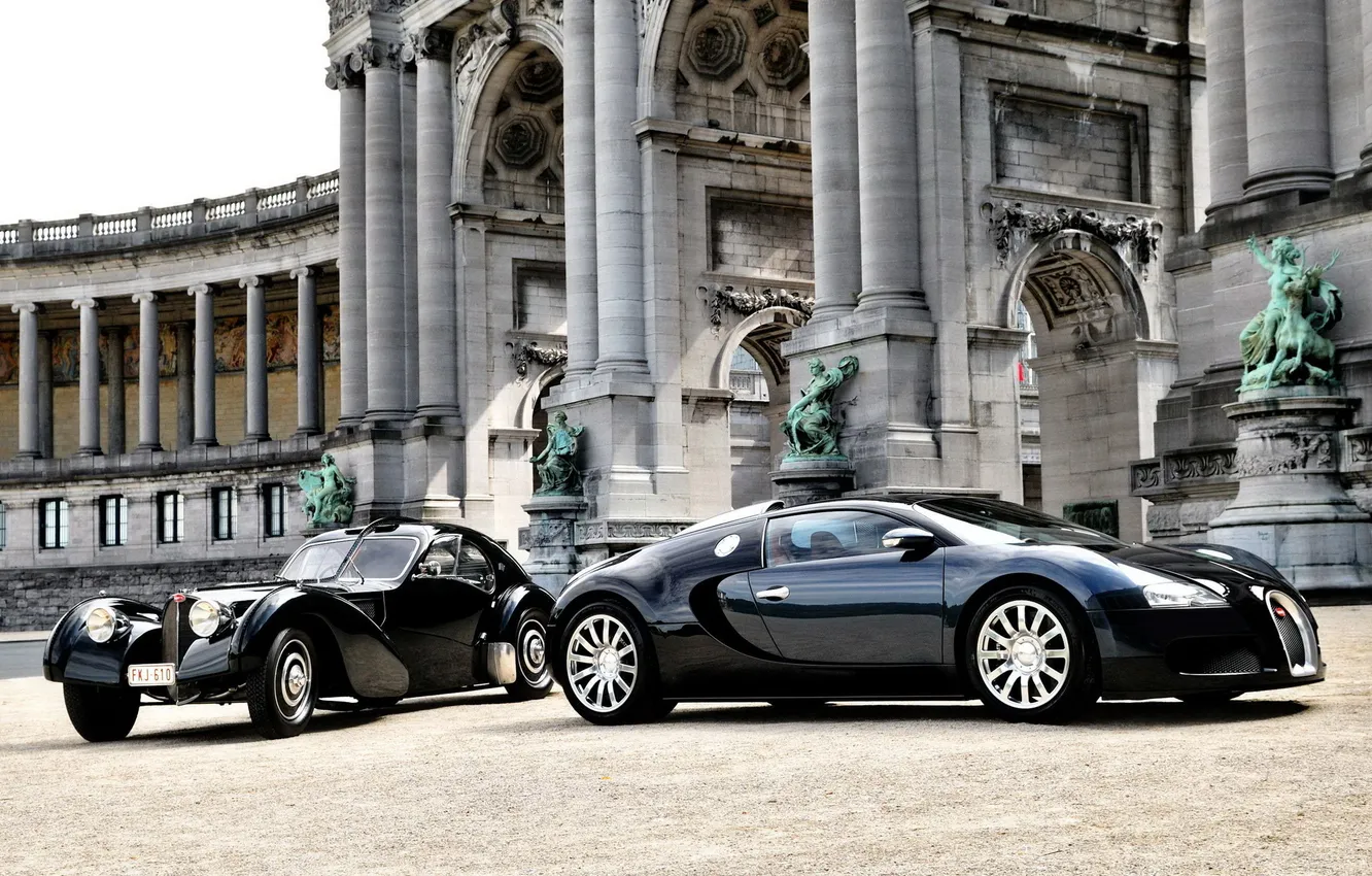 Фото обои здание, Bugatti, колонны, Veyron, бугатти, Coupe, скульптуры, and