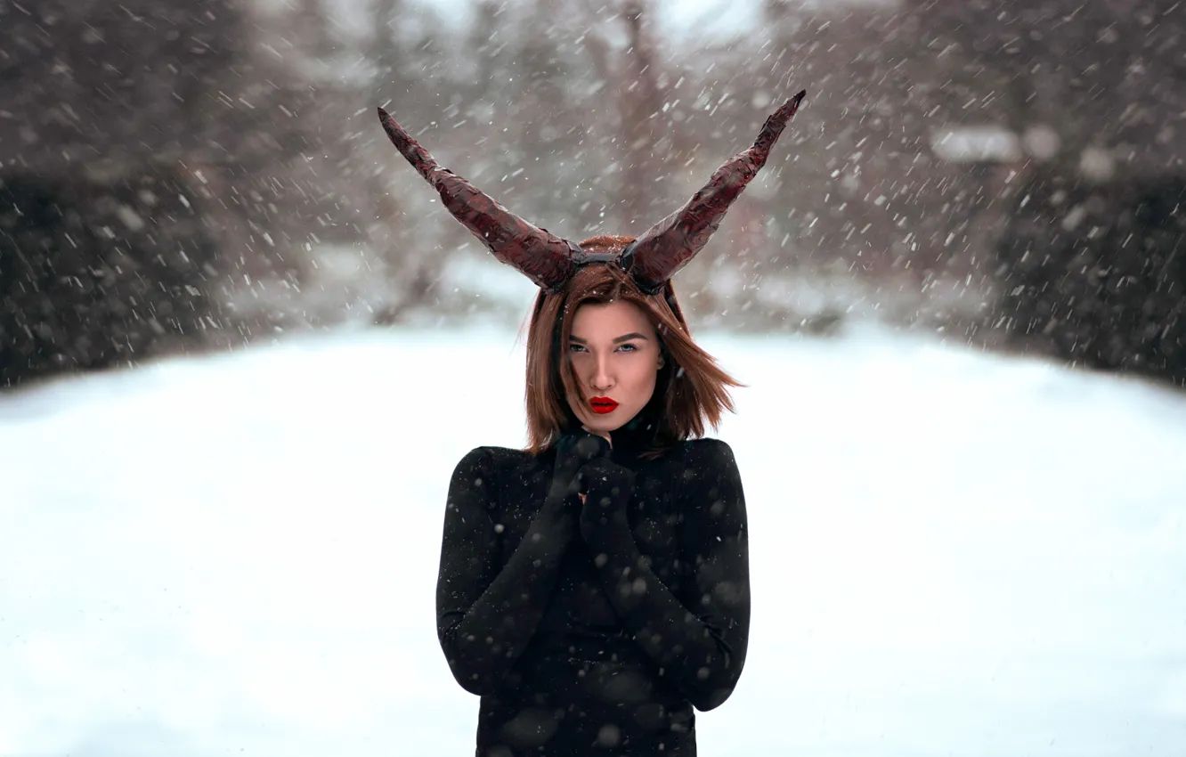 Фото обои снег, макияж, рога, Simona, Katy Sendza