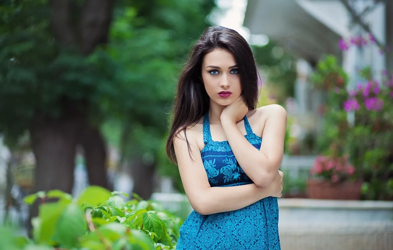 Фото обои взгляд, девушка, лицо, платье, брюнетка