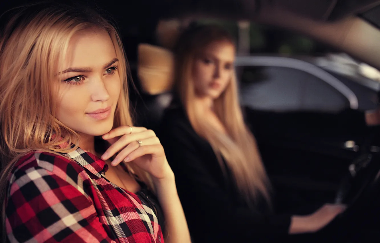 Фото обои авто, улыбка, девушки, Алла Емельянова, Алёна Емельянова, Иван Горохов