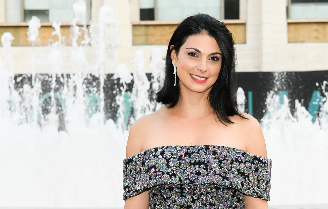 Фото обои взгляд, поза, улыбка, Morena Baccarin, макияж, фигура, актриса, pose