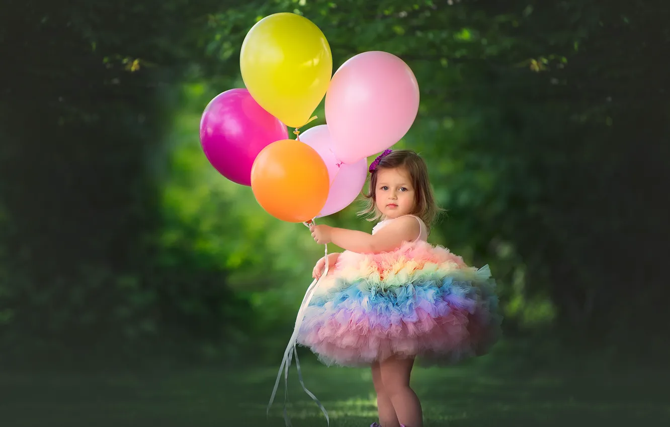 Фото обои шарики, воздушные шары, настроение, платье, девочка