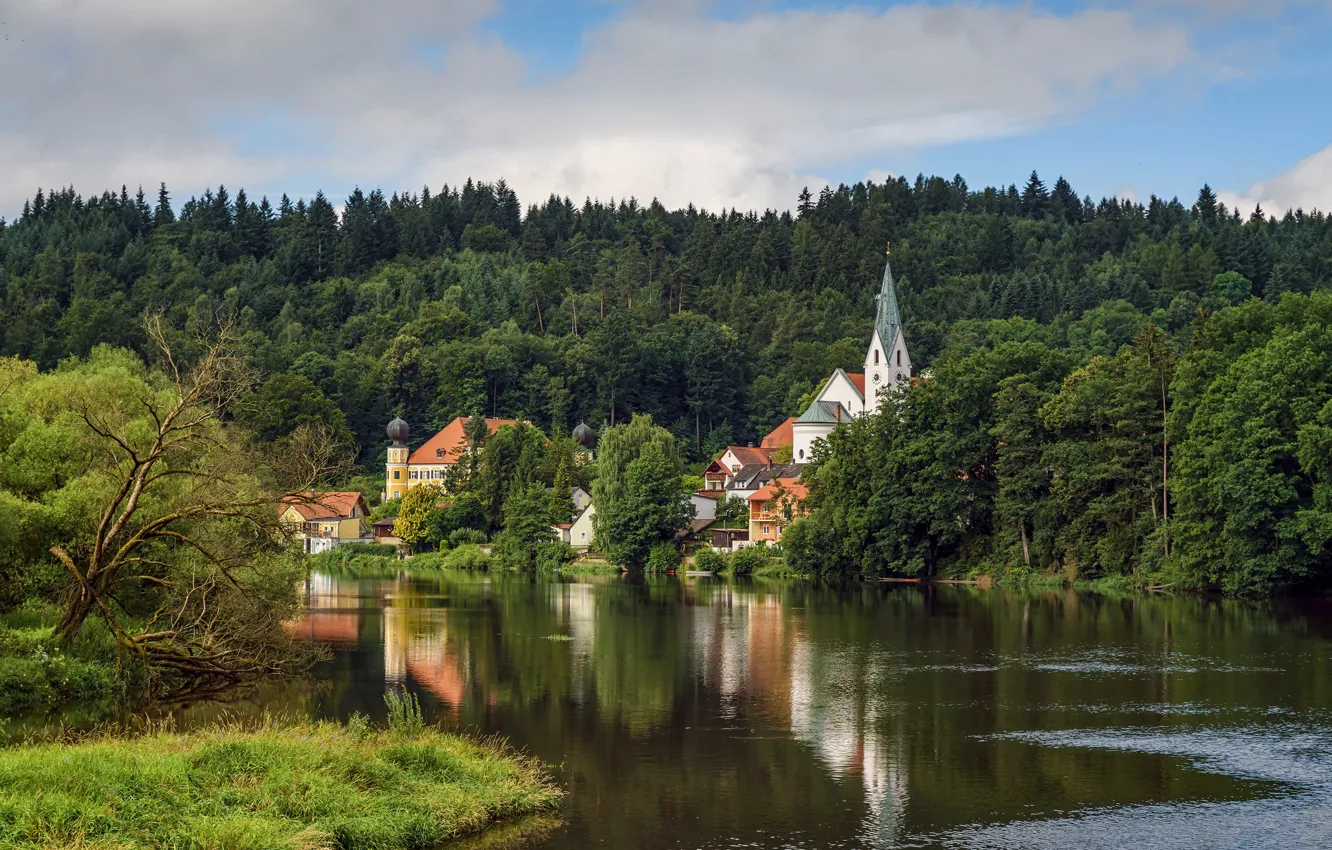 Фото обои зелень, лес, деревья, река, дома, Германия, Ramspau