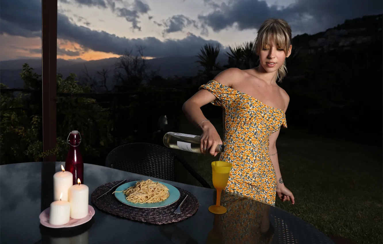 Фото обои sunset, wine, model, outside, candles, gorgeous, photoshoot, posing
