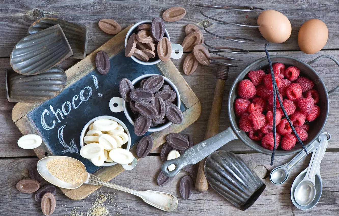 Фото обои ягоды, малина, шоколад, яйца, натюрморт