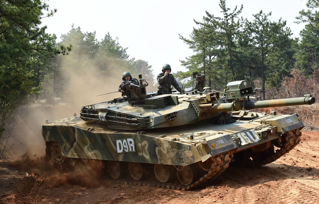 Фото обои gun, weapon, South Korea, man, asian, tank, oriental, asiatic