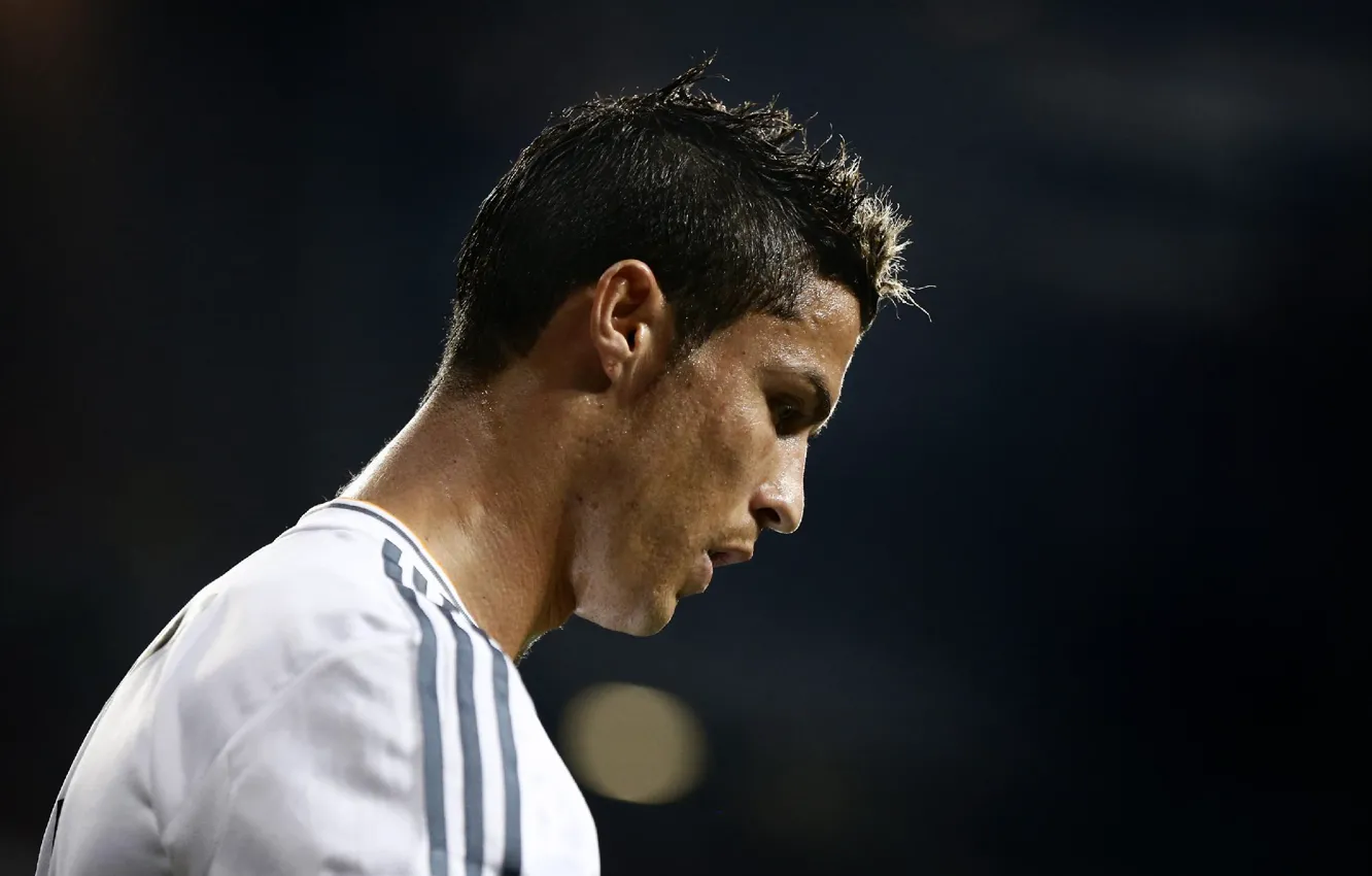 Фото обои футбол, форма, Cristiano Ronaldo, футболист, football, Роналду, игрок, Реал Мадрид
