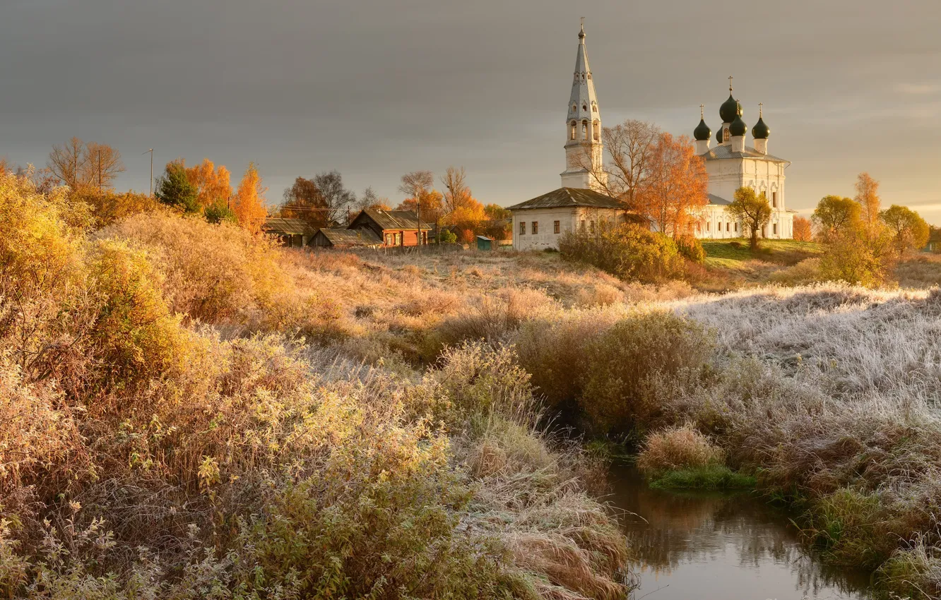 Фото обои иней, трава, пейзаж, природа, ручей, село, церковь, Максим Евдокимов
