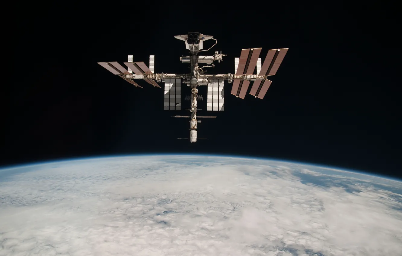 Фото обои космос, облака, планета, станция, атмосфера, МКС, бездна, шатл
