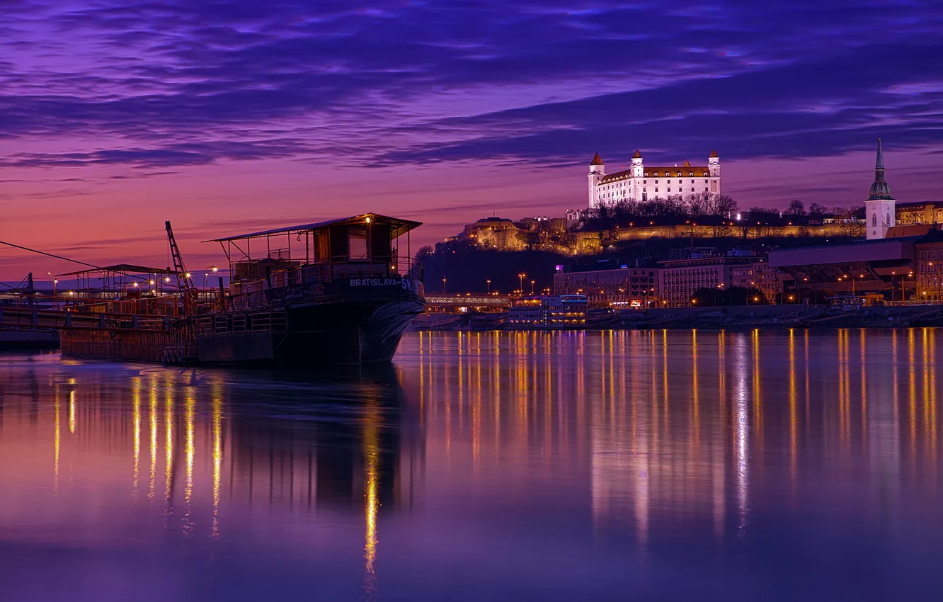 Фото обои ночь, река, корабль, Братислава