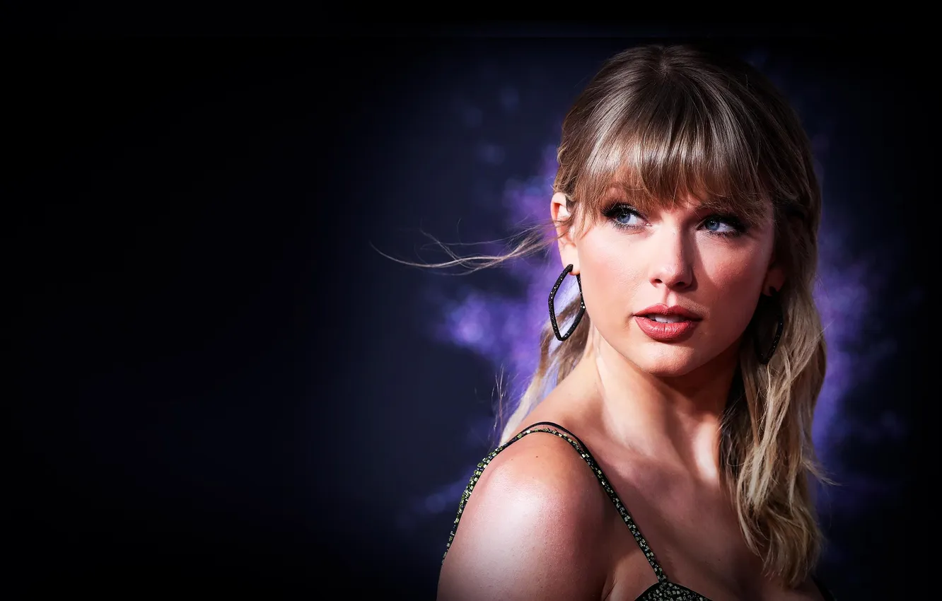 Фото обои Taylor Swift, Music, Bra, Brown Hair, Makeup, Earrings, Mini Dress, Dark background