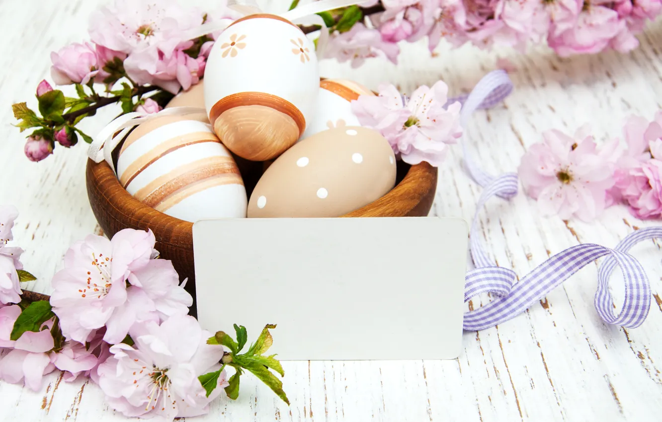 Фото обои цветы, яйца, весна, colorful, Пасха, happy, wood, pink