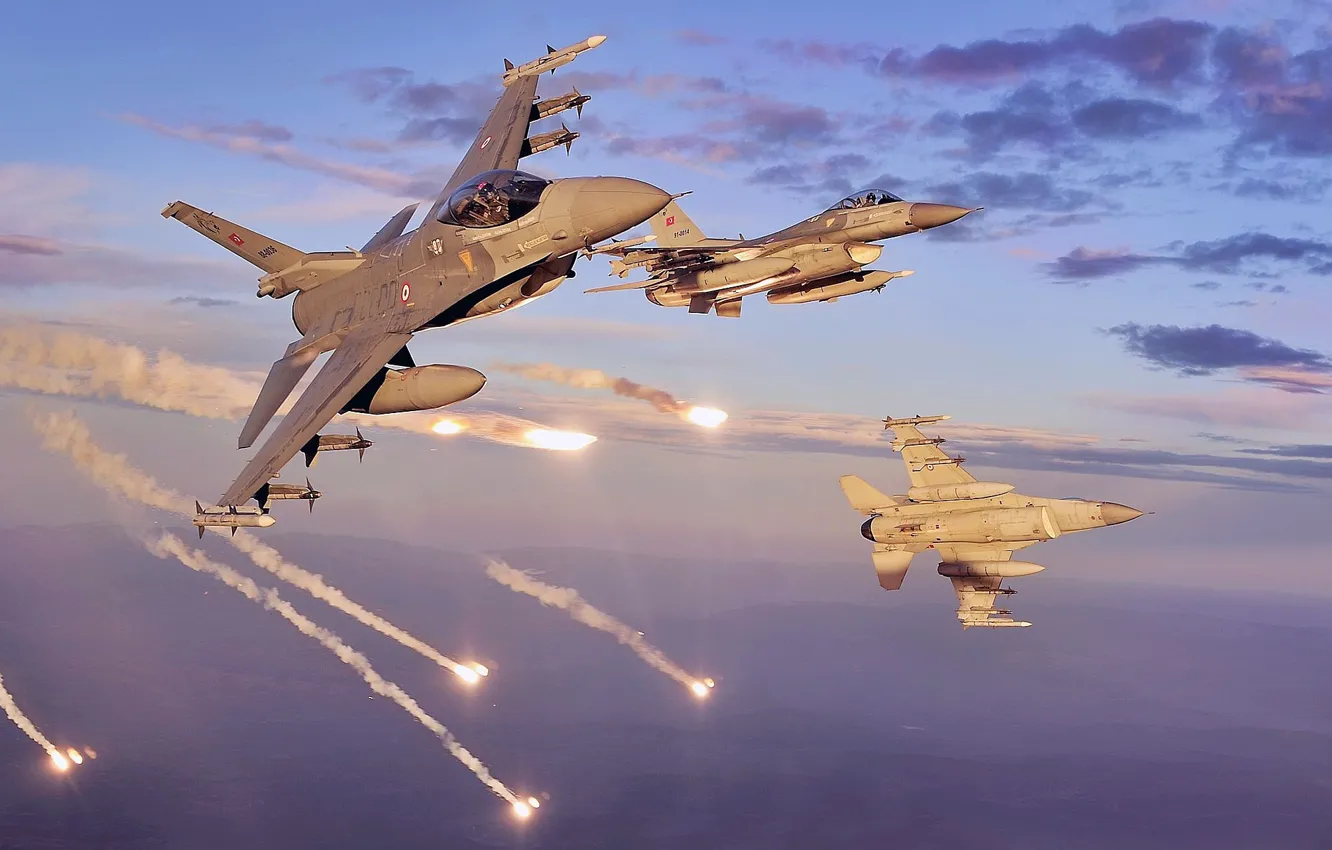 Фото обои sky, clouds, f-16, turkish air forces