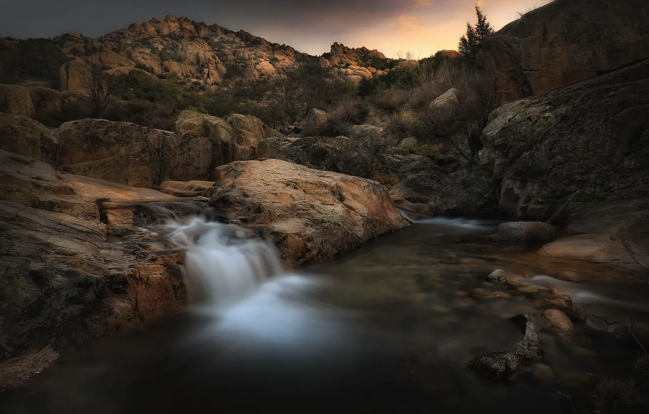 Фото обои река, камни, скалы, водопад