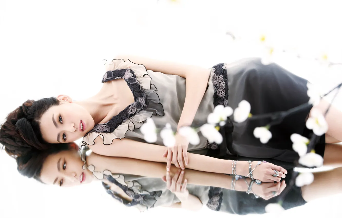 Фото обои Girl, Asian, Beauty, Mirror, Dress