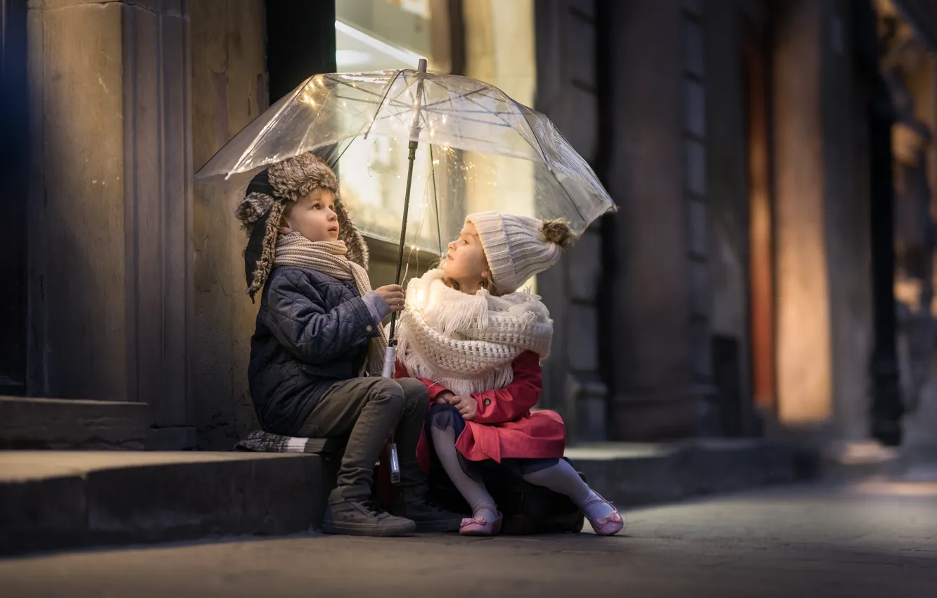 Фото обои дети, улица, зонт, streets of Warsaw