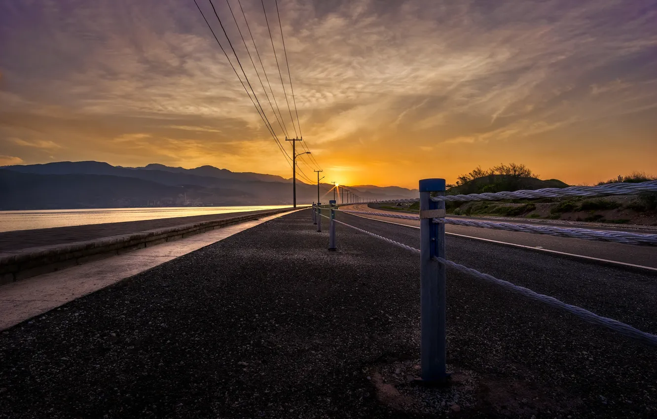 Фото обои дорога, закат, забор