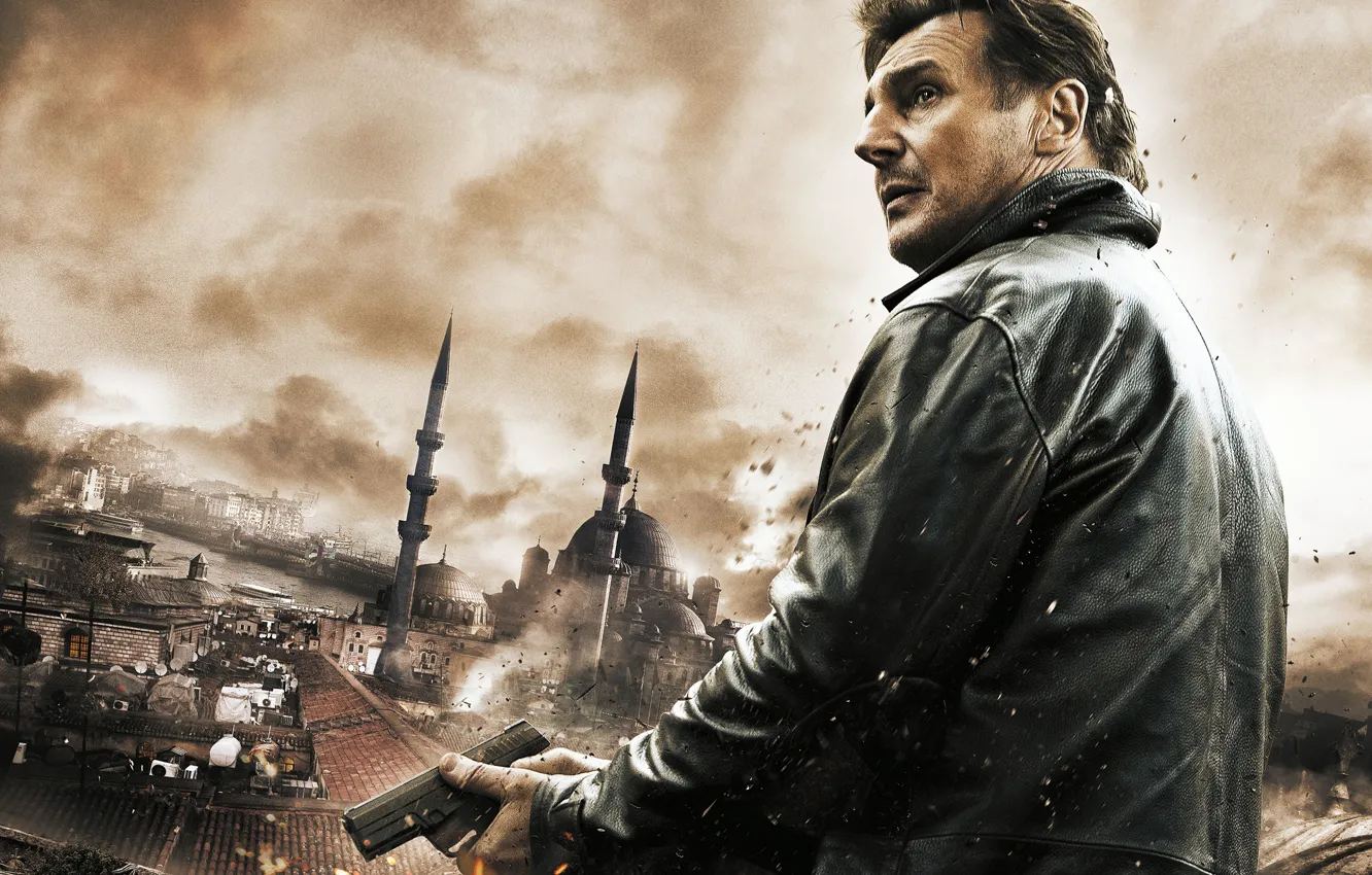 Фото обои город, пистолет, крыши, Liam Neeson, Лиам Нисон, Taken 2, Заложница 2