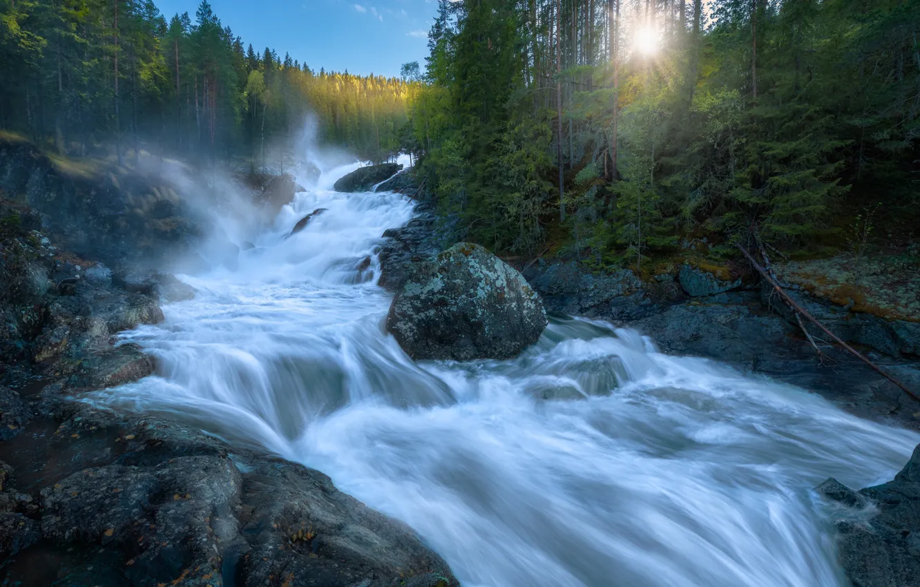 Фото Бурлящая Горная река