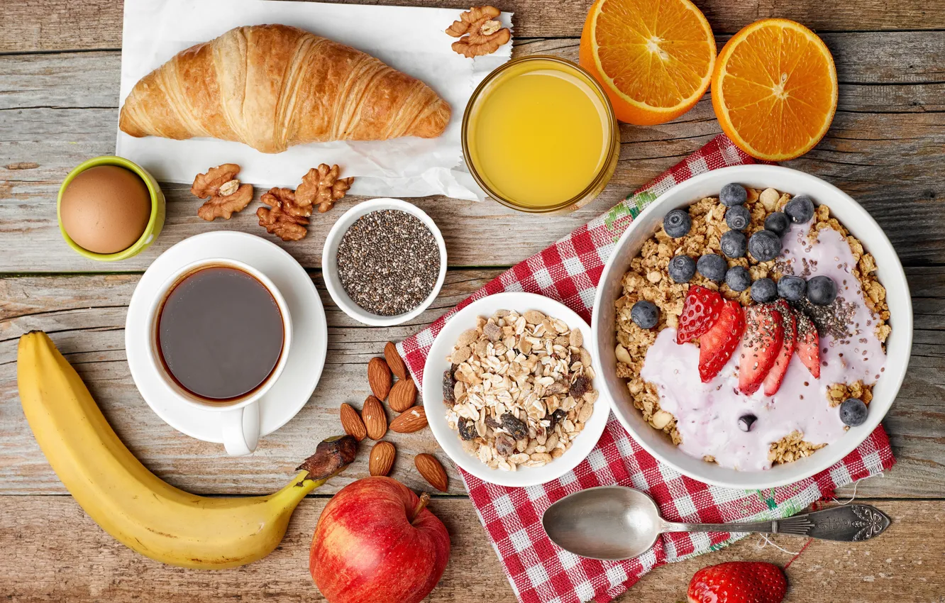 Фото обои ягоды, кофе, апельсин, завтрак, фрукты, орехи, круассан, мюсли