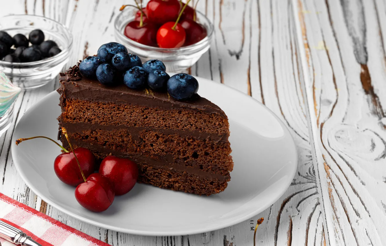 Фото обои ягоды, тарелка, пирожное, шоколадное, fabrikasimf