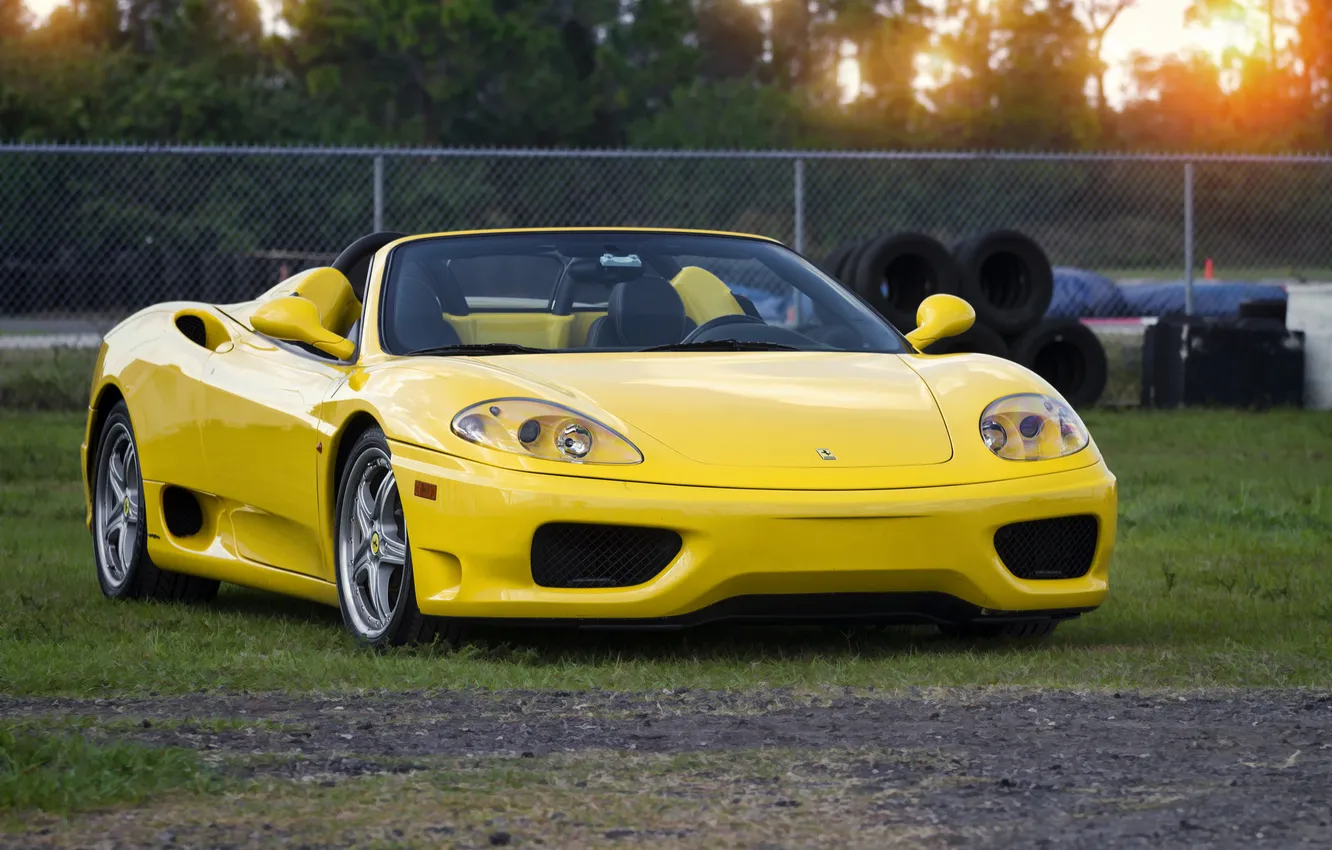 Фото обои жёлтый, покрышки, ограждение, кабриолет, ferrari, феррари, вид спереди, 360