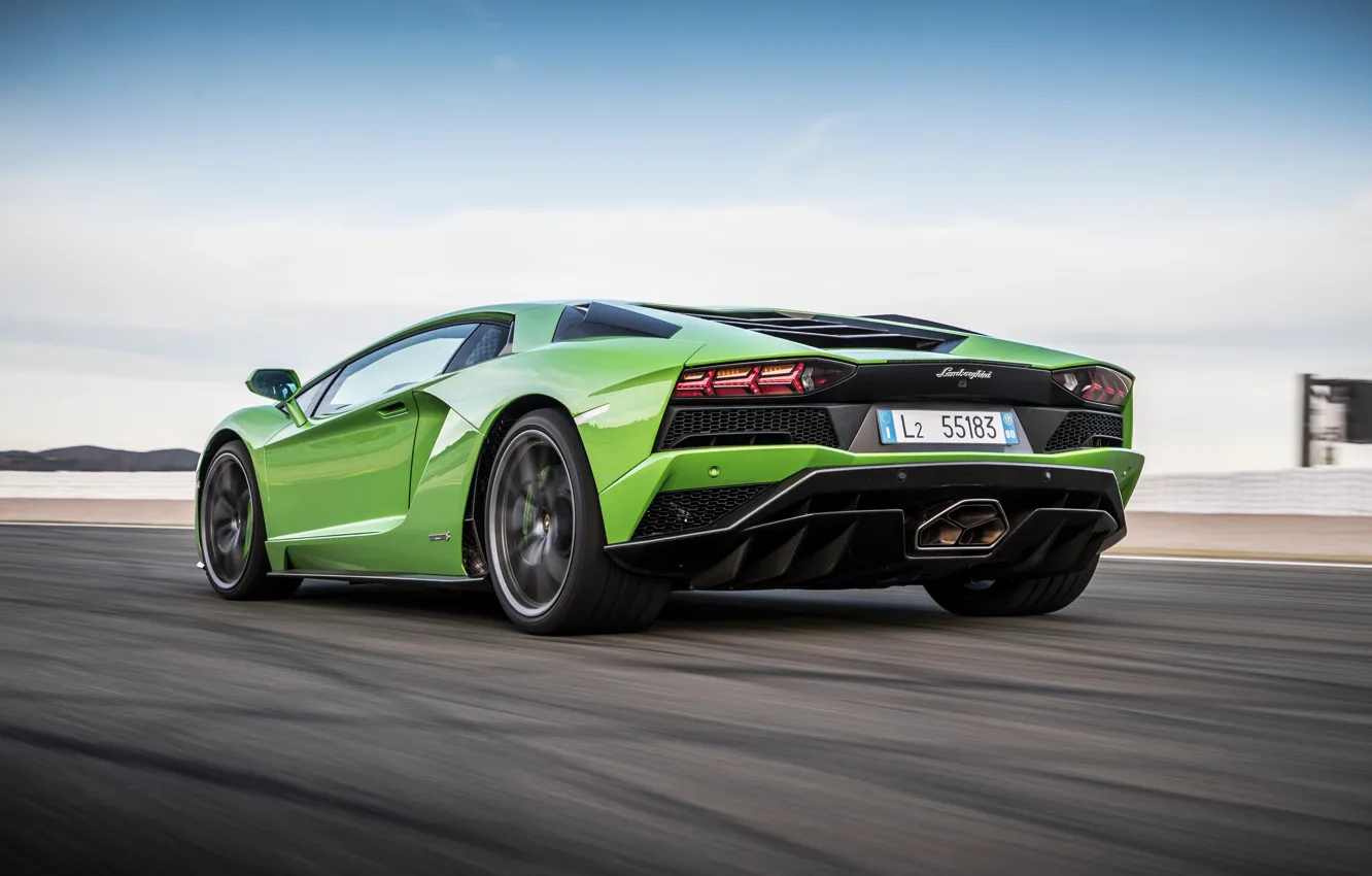 Фото обои green, Lamborghini, вид сзади, 2017, Aventador S