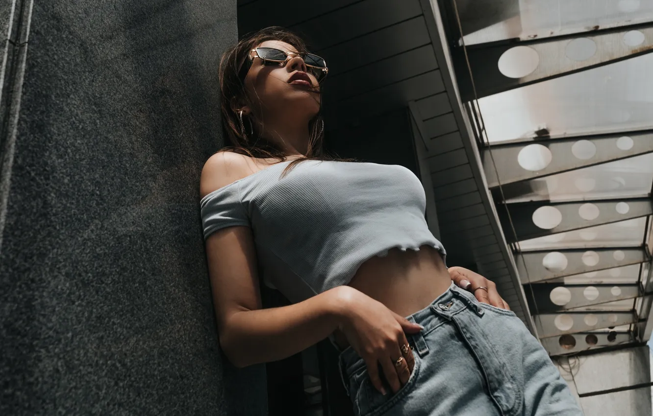 Фото обои девушка, model, jeans, brunette, red lipstick, women with glasses, Maks Miron, women with shades