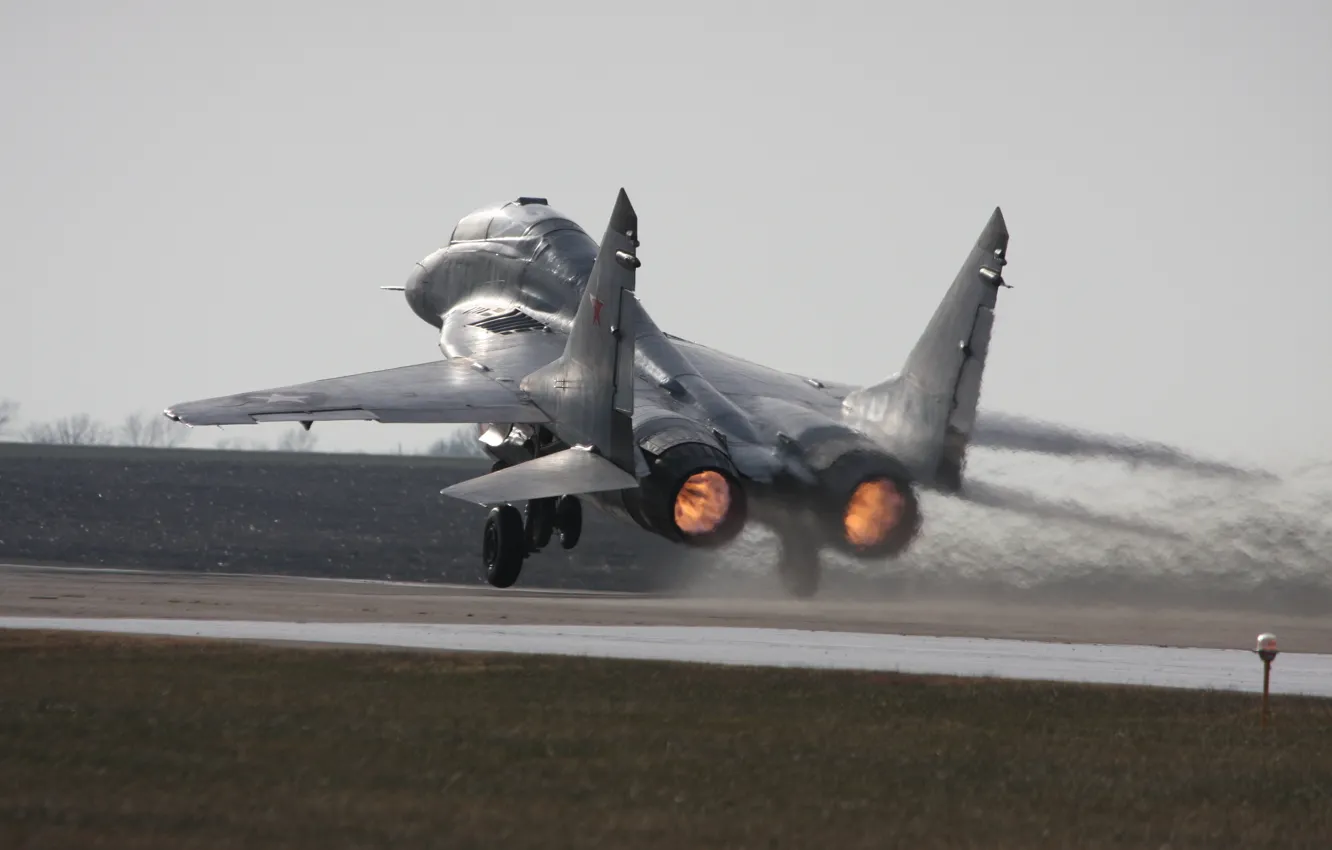 Фото обои Фото, Самолет, Скорость, Истребитель, Многоцелевой, Аэродром, Взлет, Миг-29