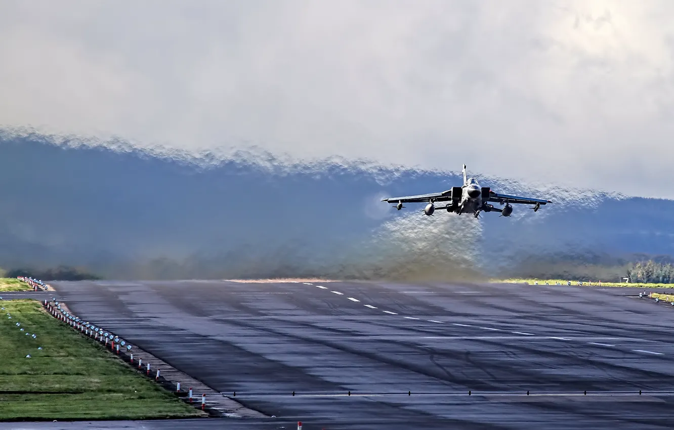 Фото обои истребитель, German, бомбардировщик, аэродром, взлёт, Panavia Tornado