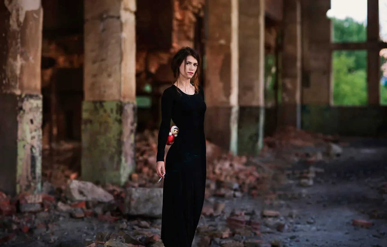 Фото обои девушка, сигарета, матрёшка, Alexander Lazarov, bokeh panorama, under pressure