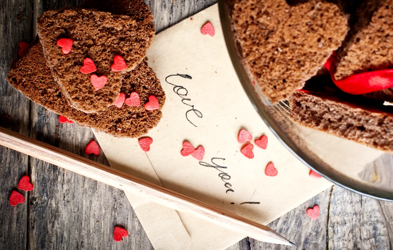 Фото обои надпись, печенье, тарелка, сердечки, карандаш, выпечка, конверт, love you