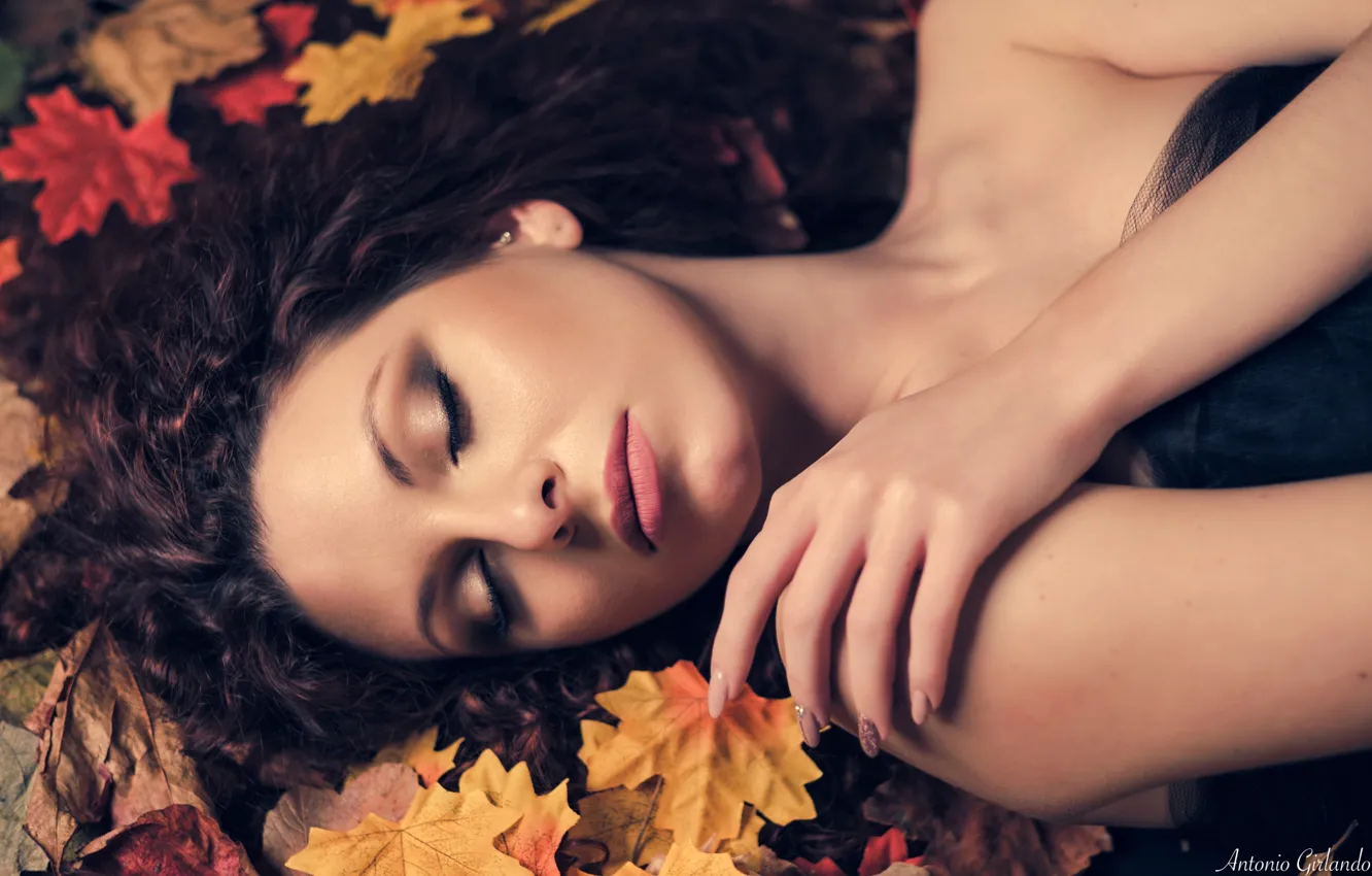 Фото обои осень, листья, девушка, лицо, фото, макияж, Antonio Girlando, Laura Sgarlato