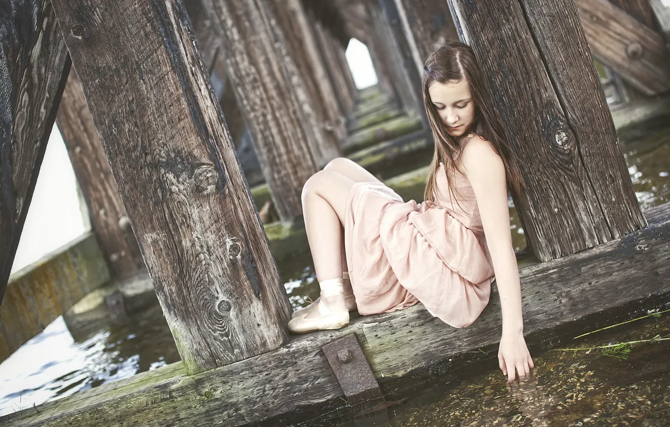 Фото обои мост, река, настроение, девочка