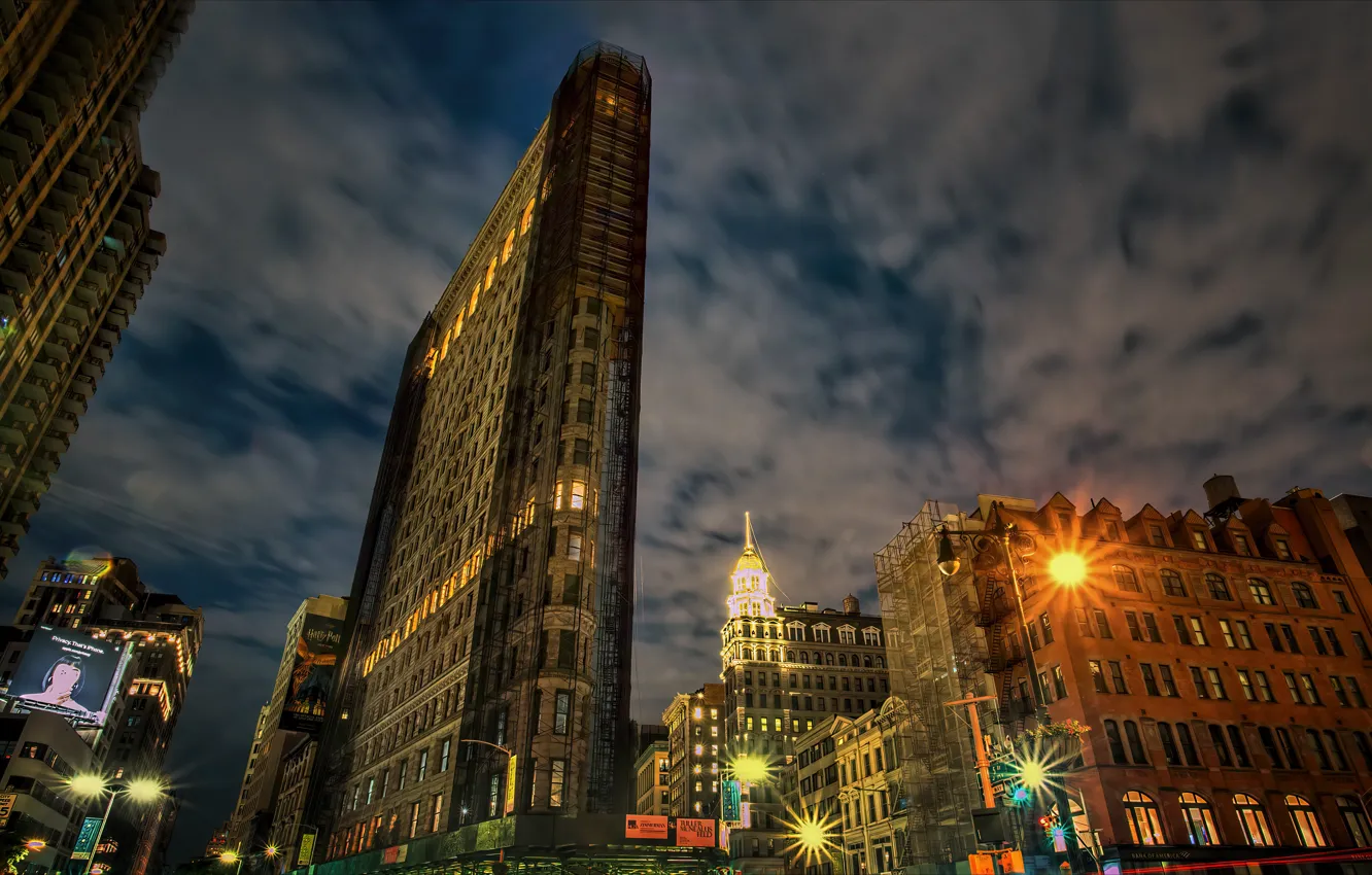 Фото обои здания, дома, Нью-Йорк, ночной город, New York City, небоскрёб, Флэтайрон-билдинг, Flat Iron Building