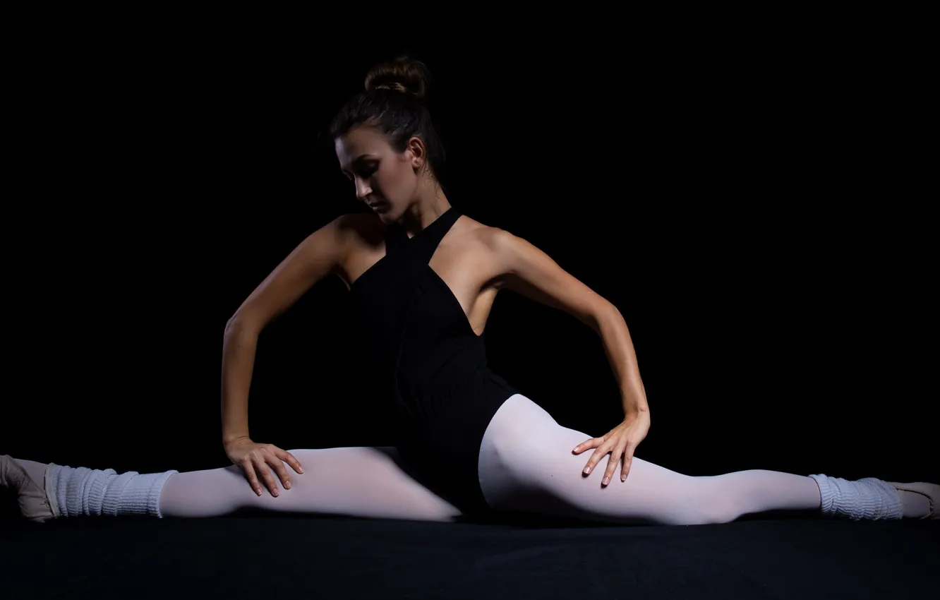 Фото обои девушка, фон, танец, Dancing in the dark