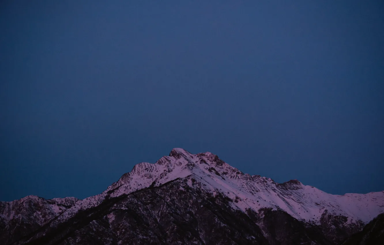 Фото обои зима, небо, снег, горы, природа, скалы, вечер, сумерки