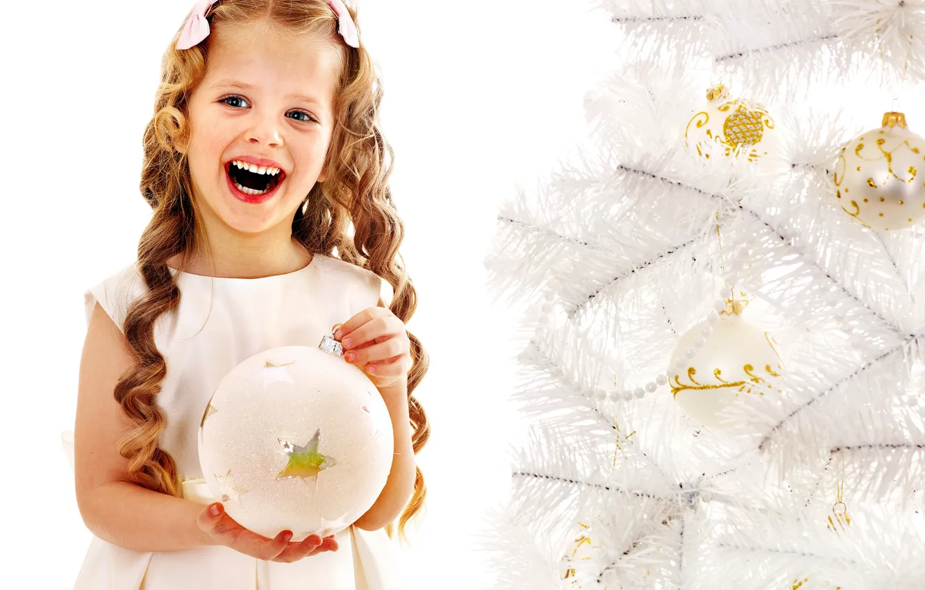 Фото обои взгляд, елка, шар, смех, девочка, Новый год, Christmas, New Year