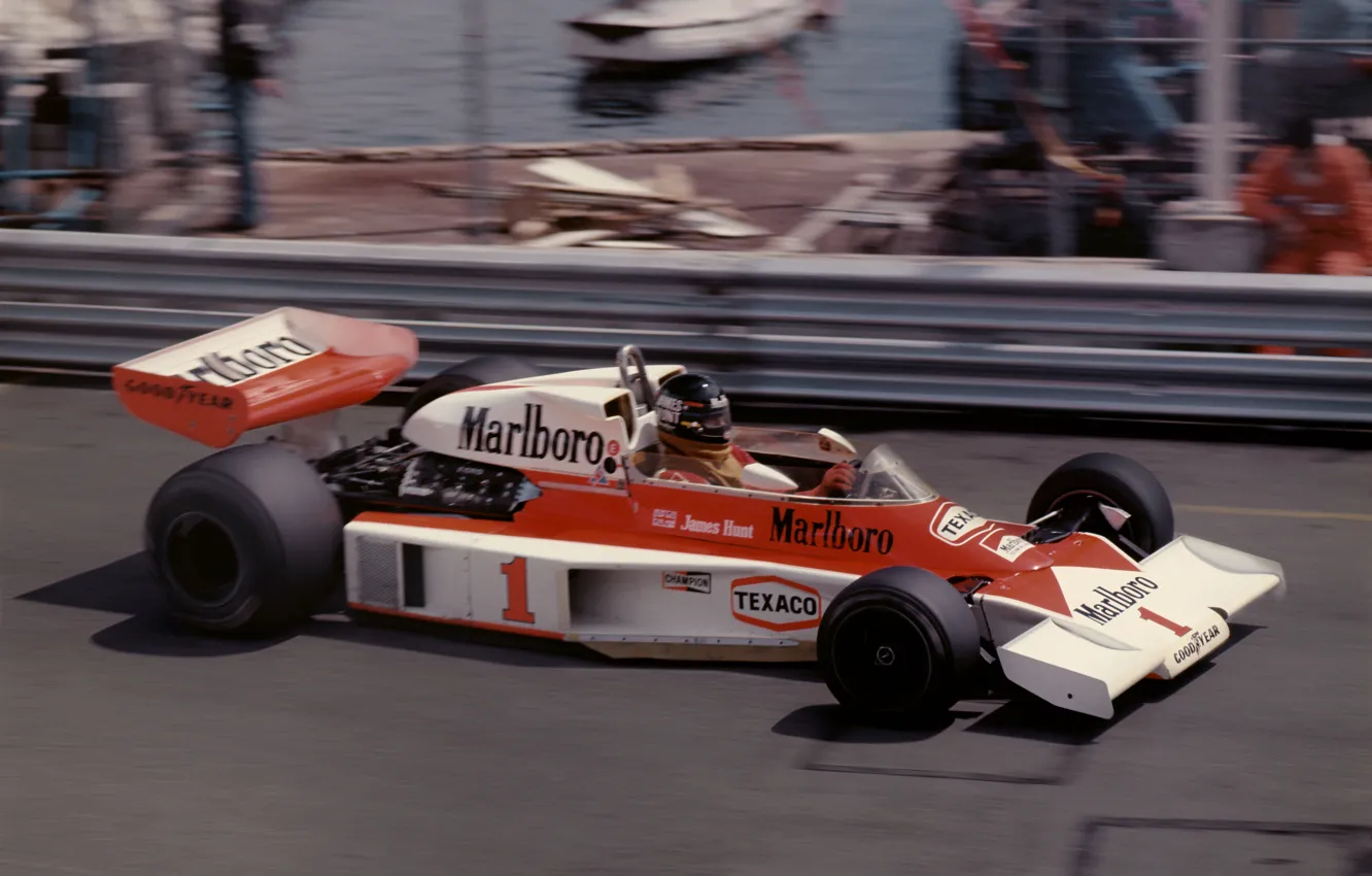 Фото обои скорость, легенда, Formula 1, 1977, Monte Carlo, James Hunt, чемпион мира, Marlboro Team McLaren