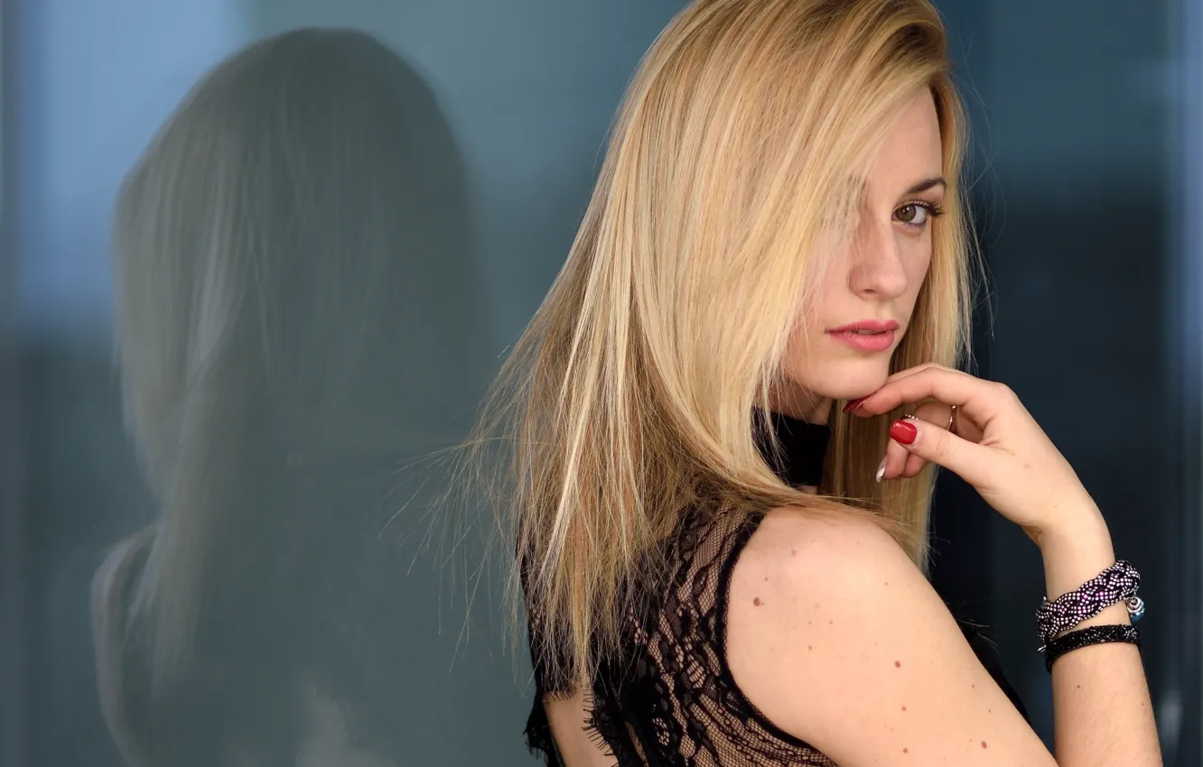 Фото обои девушка, красота, блондинка, карие глаза, Marco Maria Marcolini